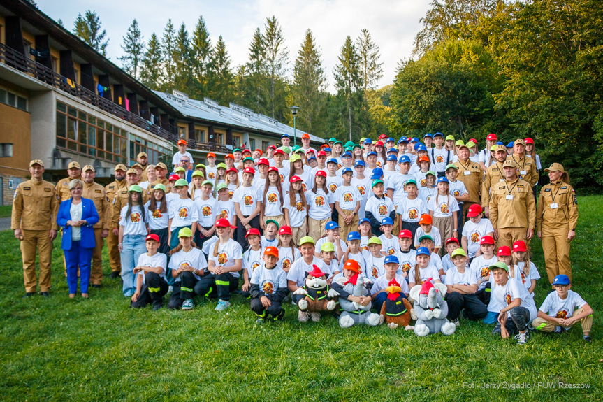 Młodzi strażacy zakończyli turnus obozu na Solinie