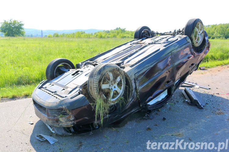 W Bóbrce dachowało Volvo