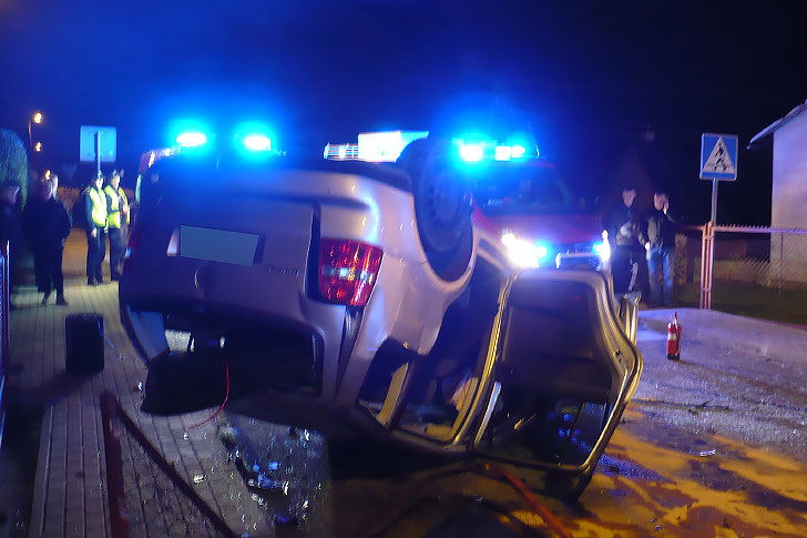 Volkswagen dachował w Kobylanach