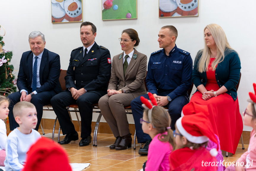 Bajki z kufra św. Mikołaja w PBW w Krośnie 