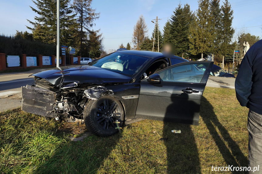 Zderzenie bmw i jaguara we Wrocance