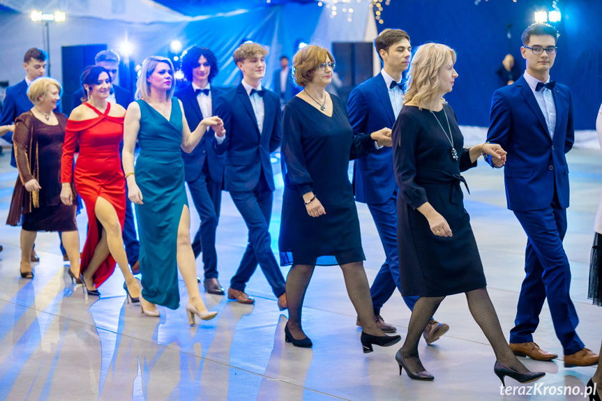 Bal studniówkowy Kopernika. Tak bawili się uczniowie Złotej szkoły 2023