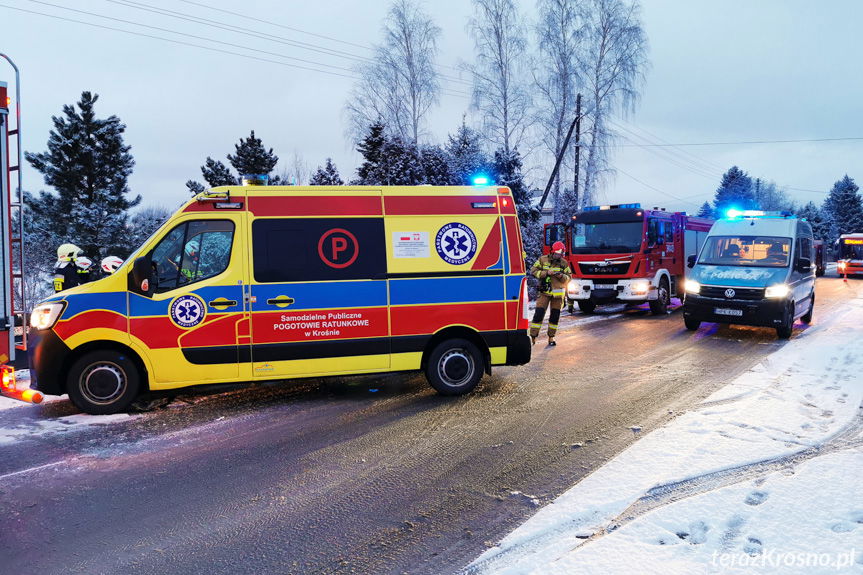 Renault na boku. Kolizja w Świerzowej Polskiej