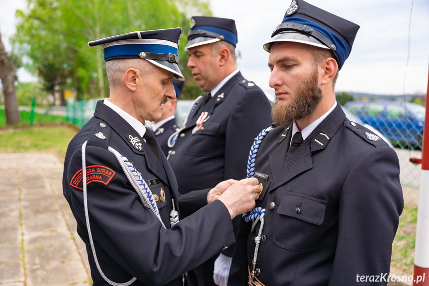125-lecie OSP Bajdy. Odznaczenia, gratulacje i tort