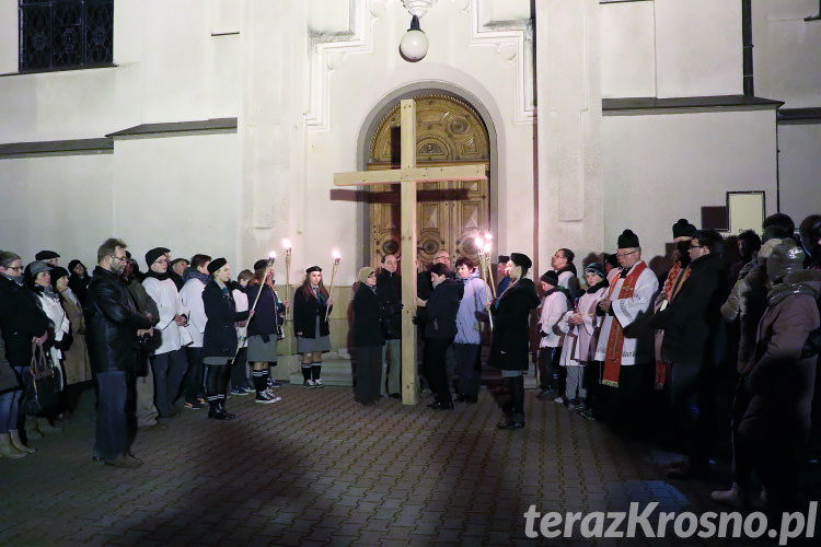 Droga Krzyżowa w Zręcinie [FOTO, WIDEO]