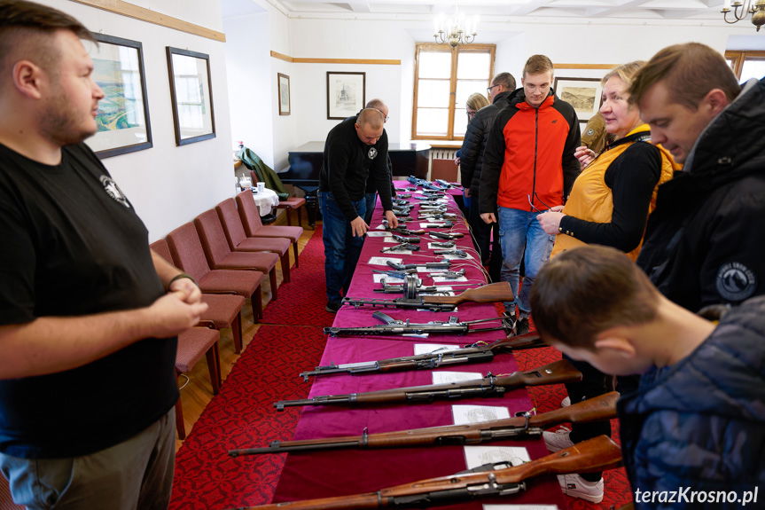 Pokaz broni palnej w Dukli