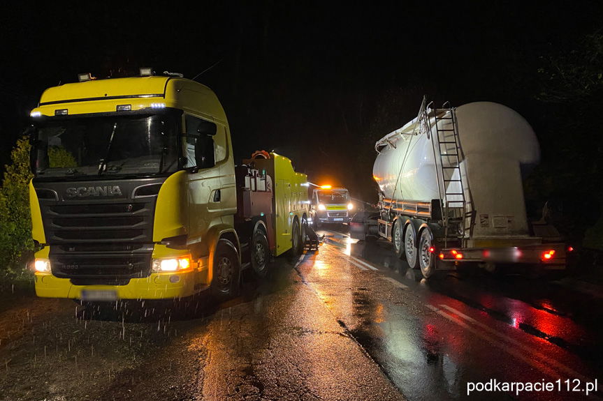 Kompletnie pijany kierował ciężarówką