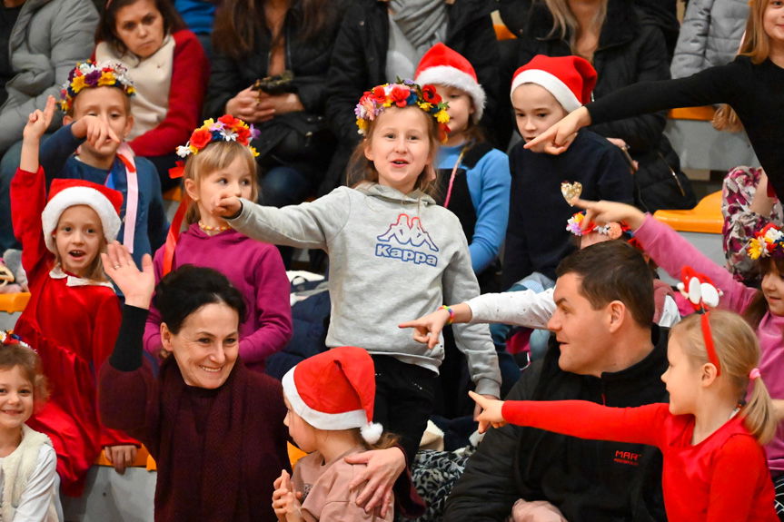 Mikołajkowe spotkanie "dzieci z pasją"