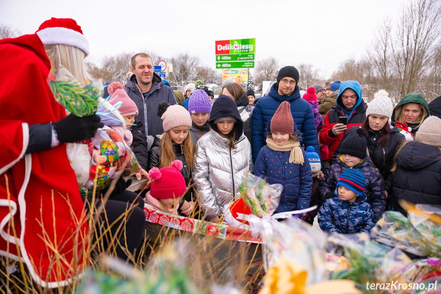 Święty Mikołaj rozdał prezenty i rózgi